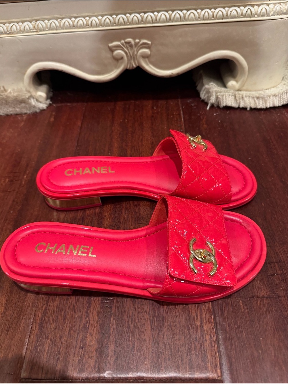 CHANEL Red Quilted Patent Slide Sandals with Gold CC Hardware - Picture 2 of 2